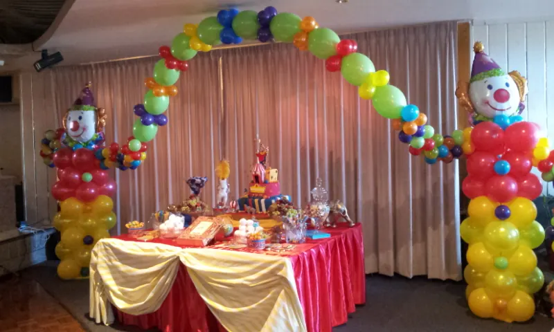 Balloon Clowns for Clown theme