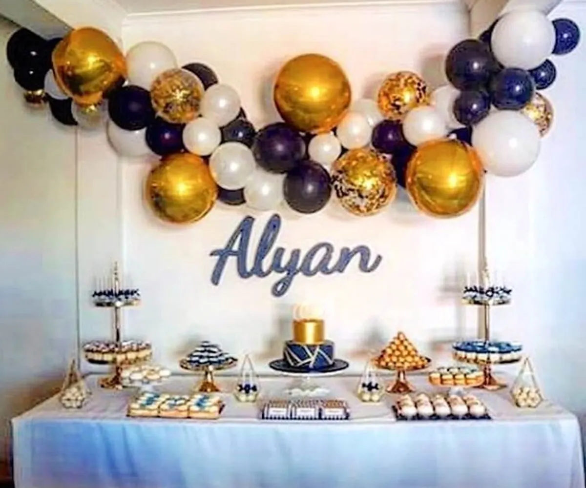 touch of gold glitter balloons