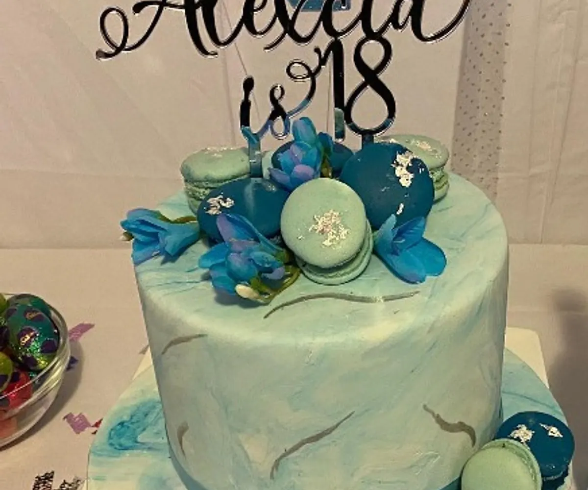 Blue macaroon cake