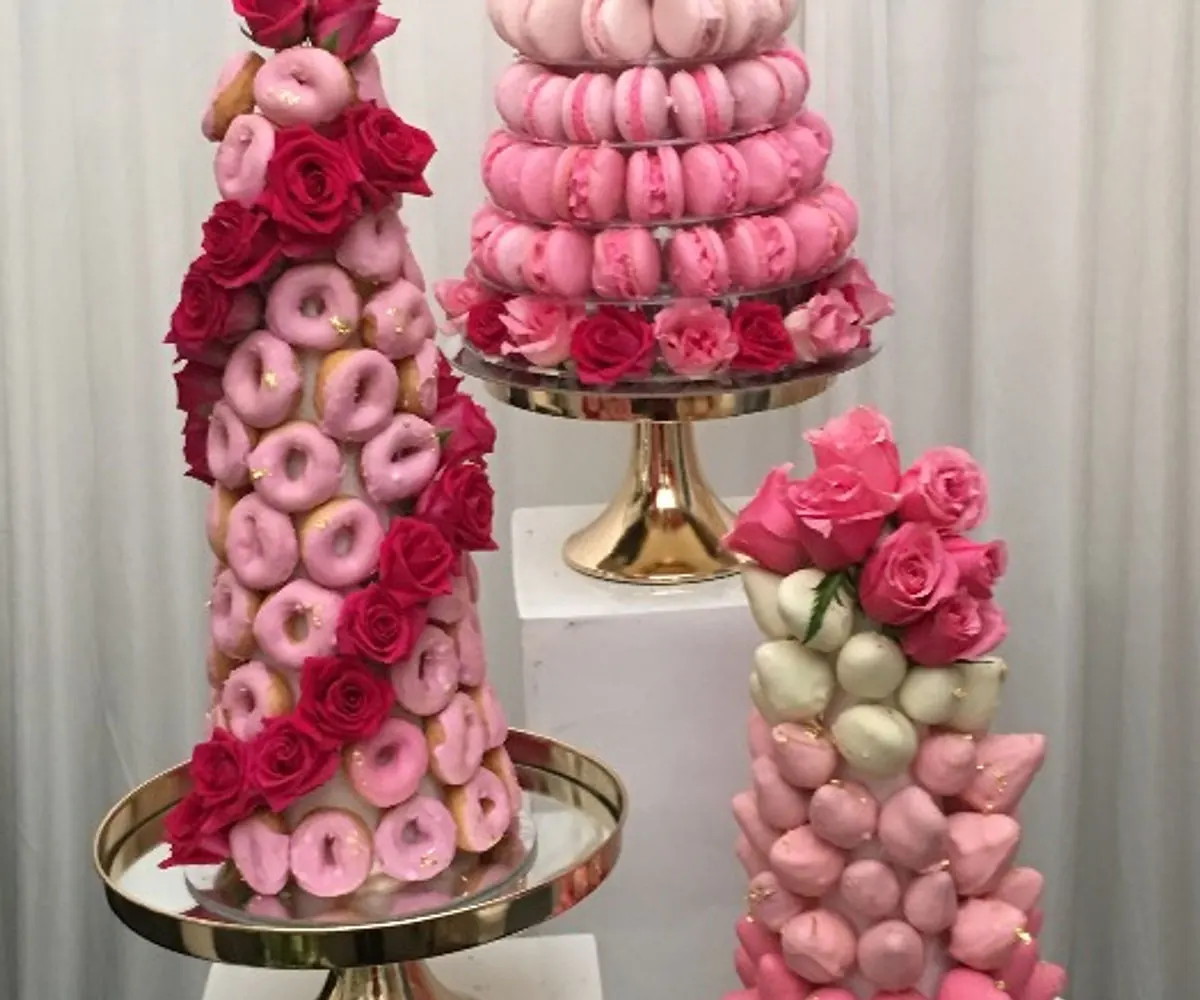 Macaroons and dooughnuts