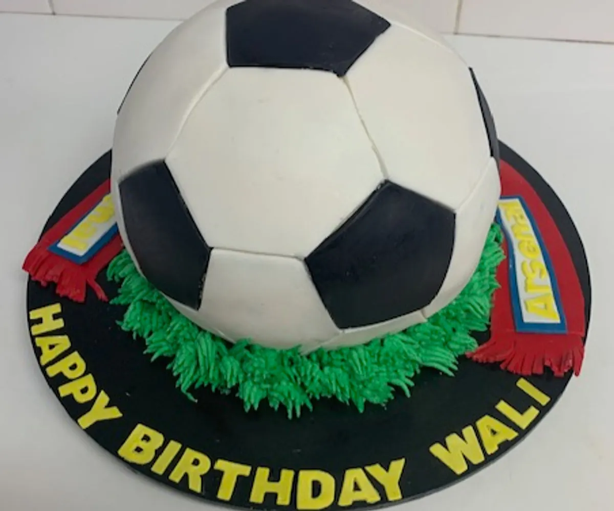 Soccerball cake