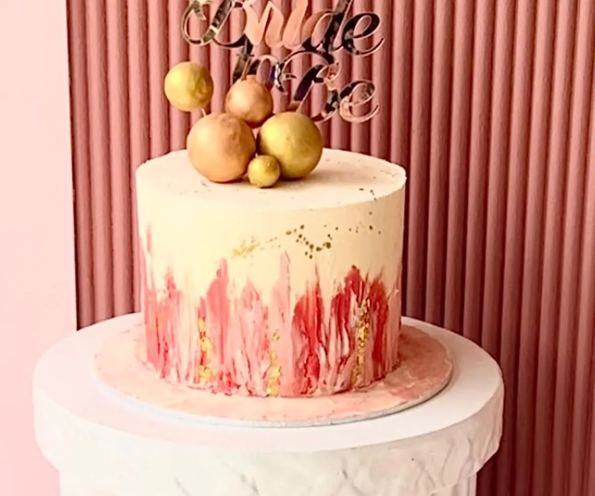 Gold and pink balls