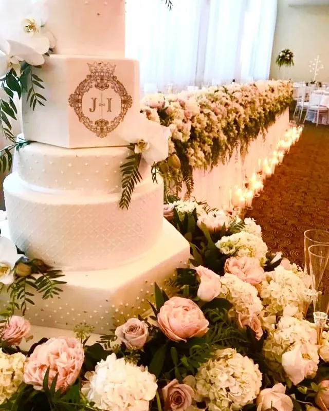 Elegant Wedding Table Ecor for Elegant Bridal table