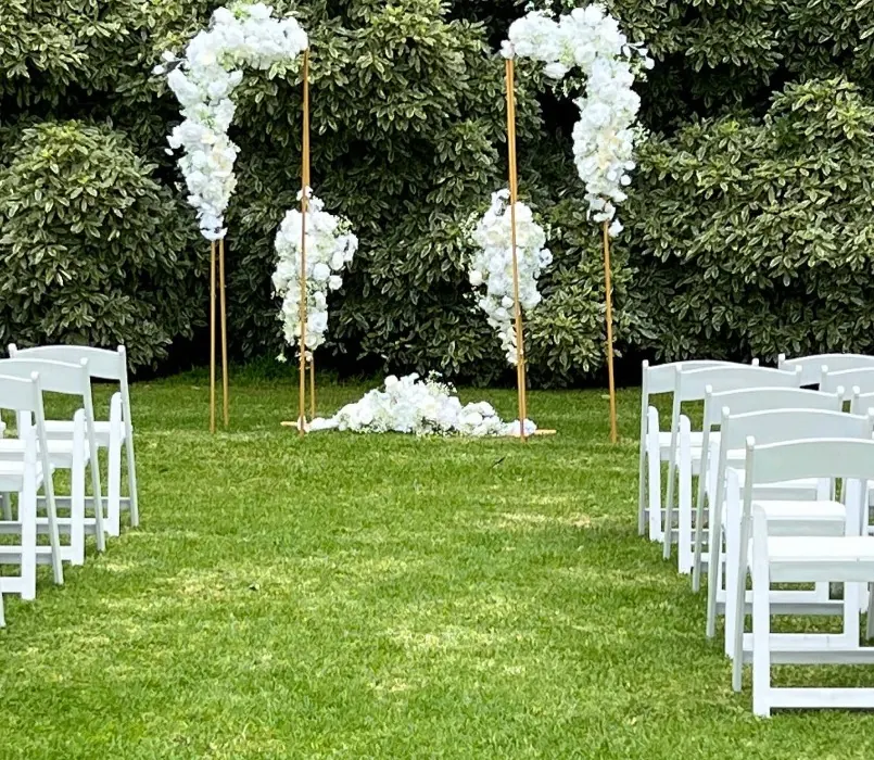 White Garden Wedding for tall stands with flowers