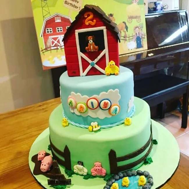 Farm Shed Cake for Farmyard cake