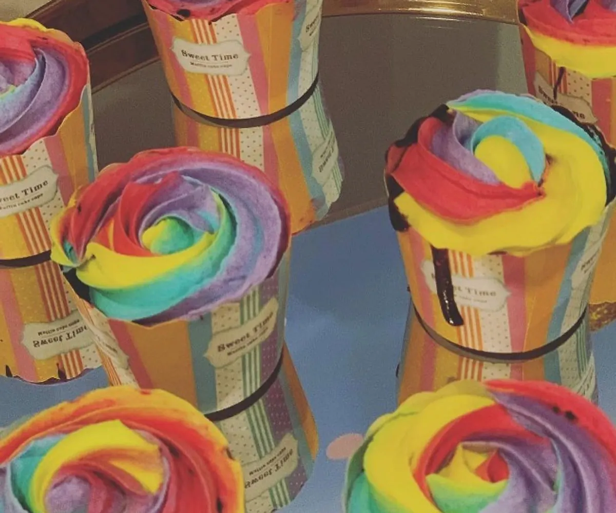 17941396375306603_editedRainbow cupcakes.jpg