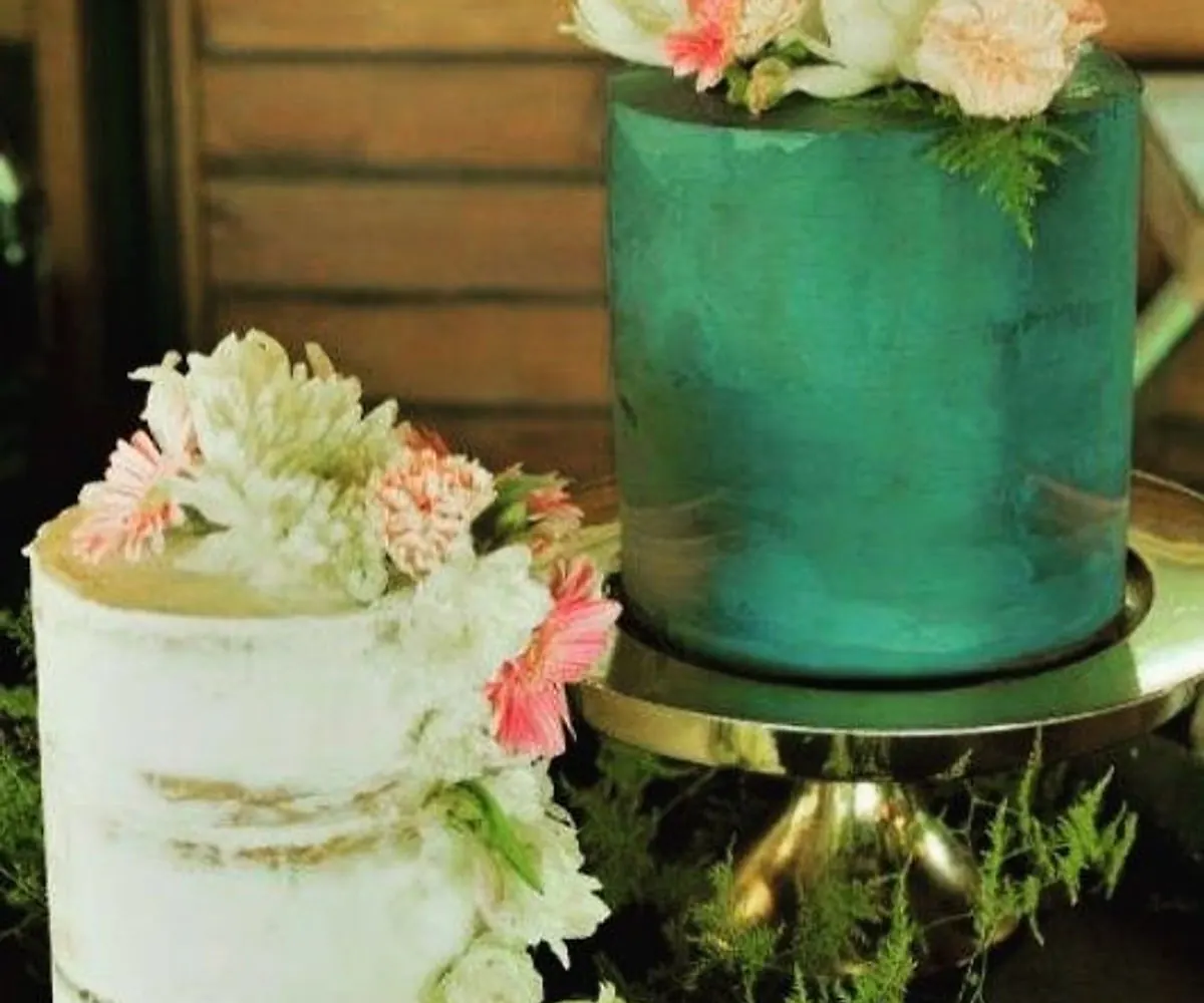 Semi nude cake