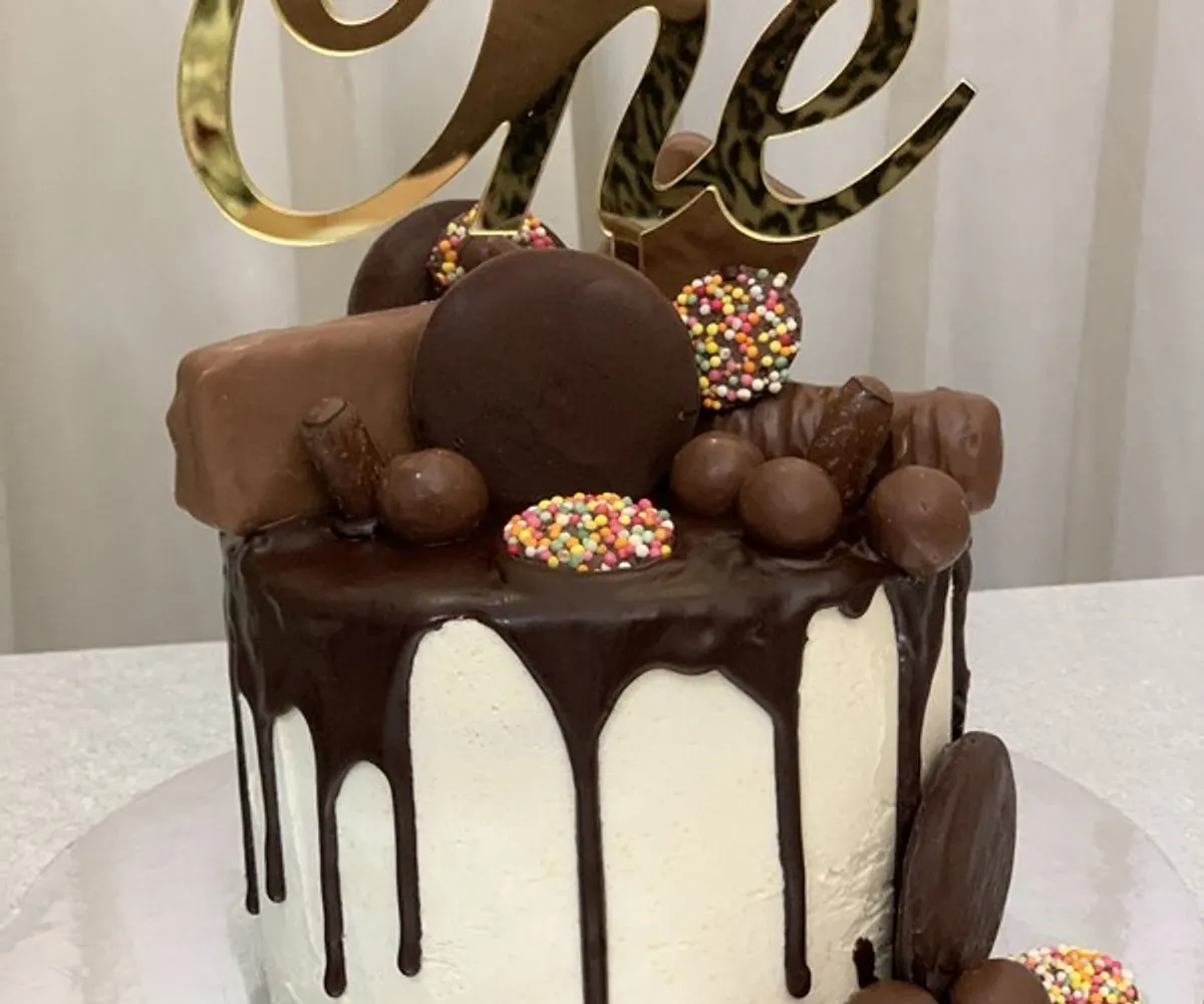 chocolate  drip cake