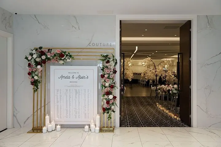Elegant Guest Board for Gold arch entrance