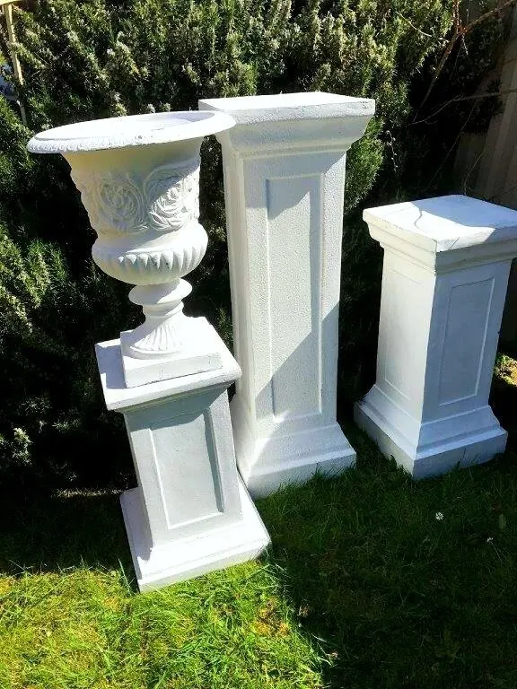 Urns and pedestals for Urns and pedestals