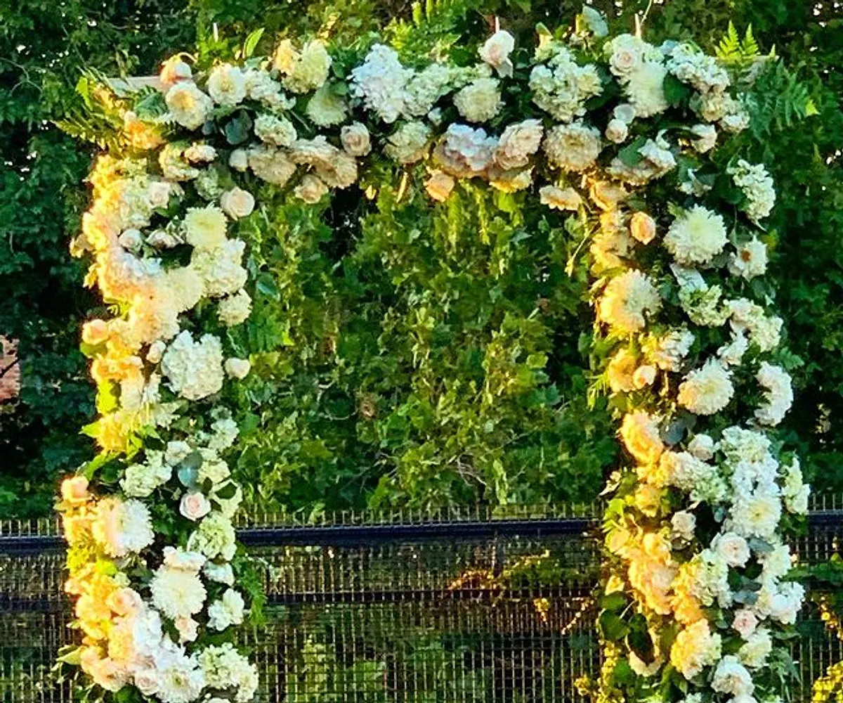 Square floral arch