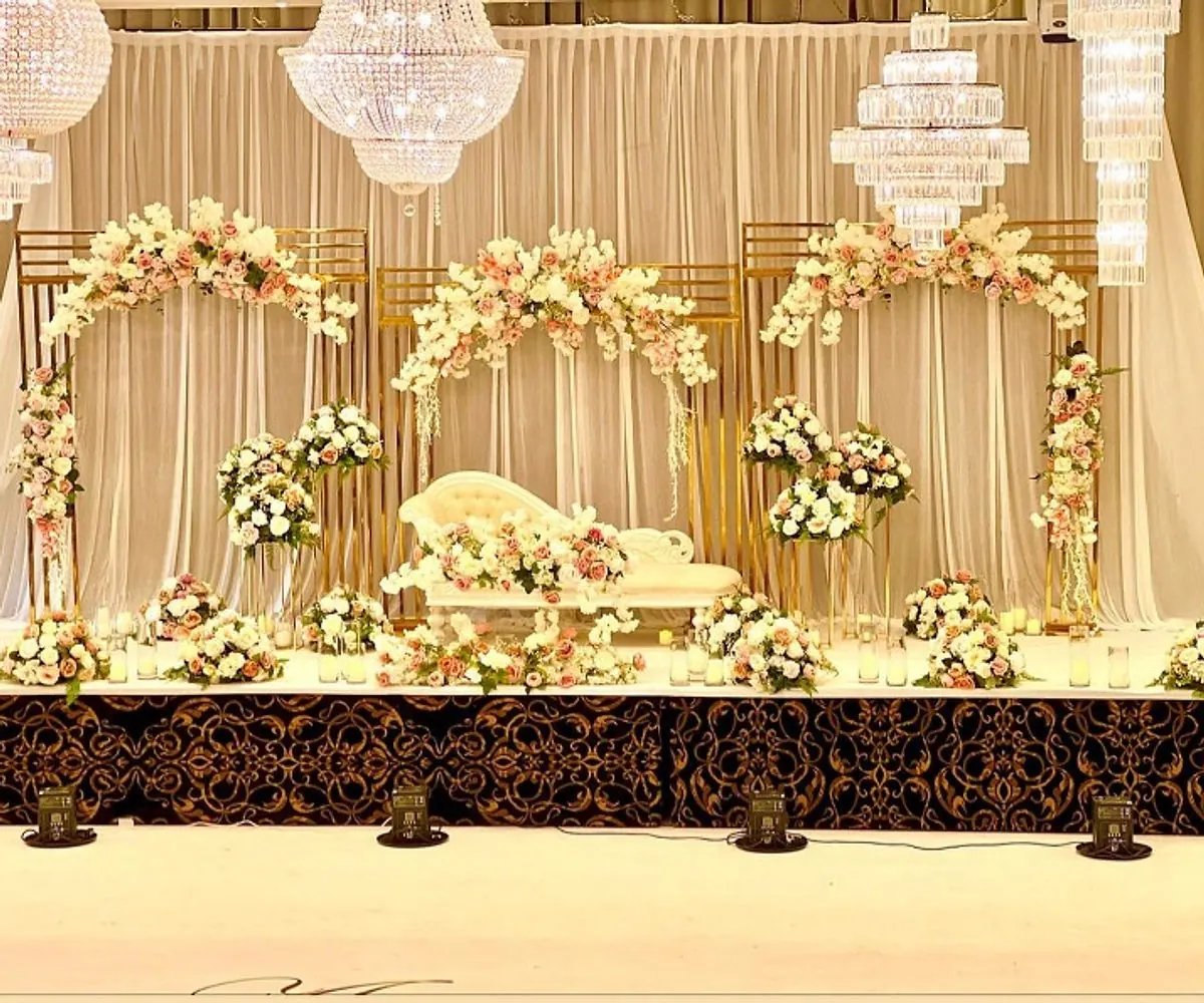 Gold stage decor