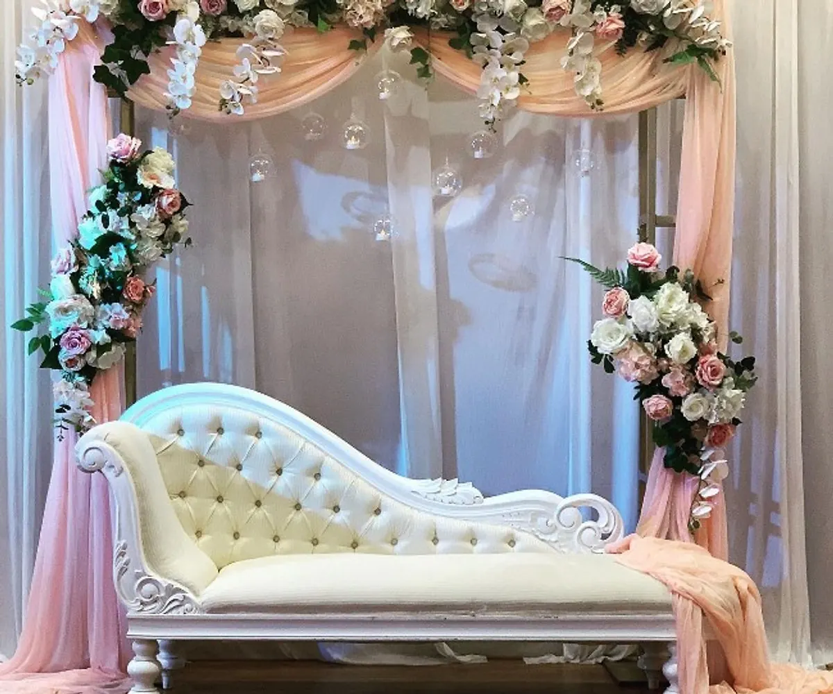 Draped arch