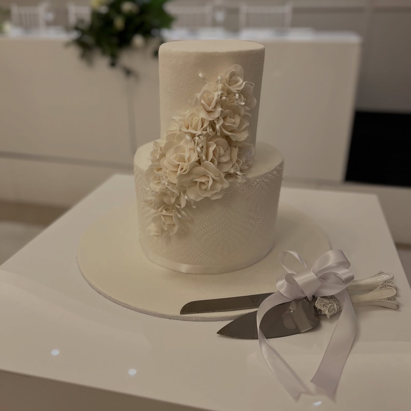 Fondant Roses Cake for white roses cake