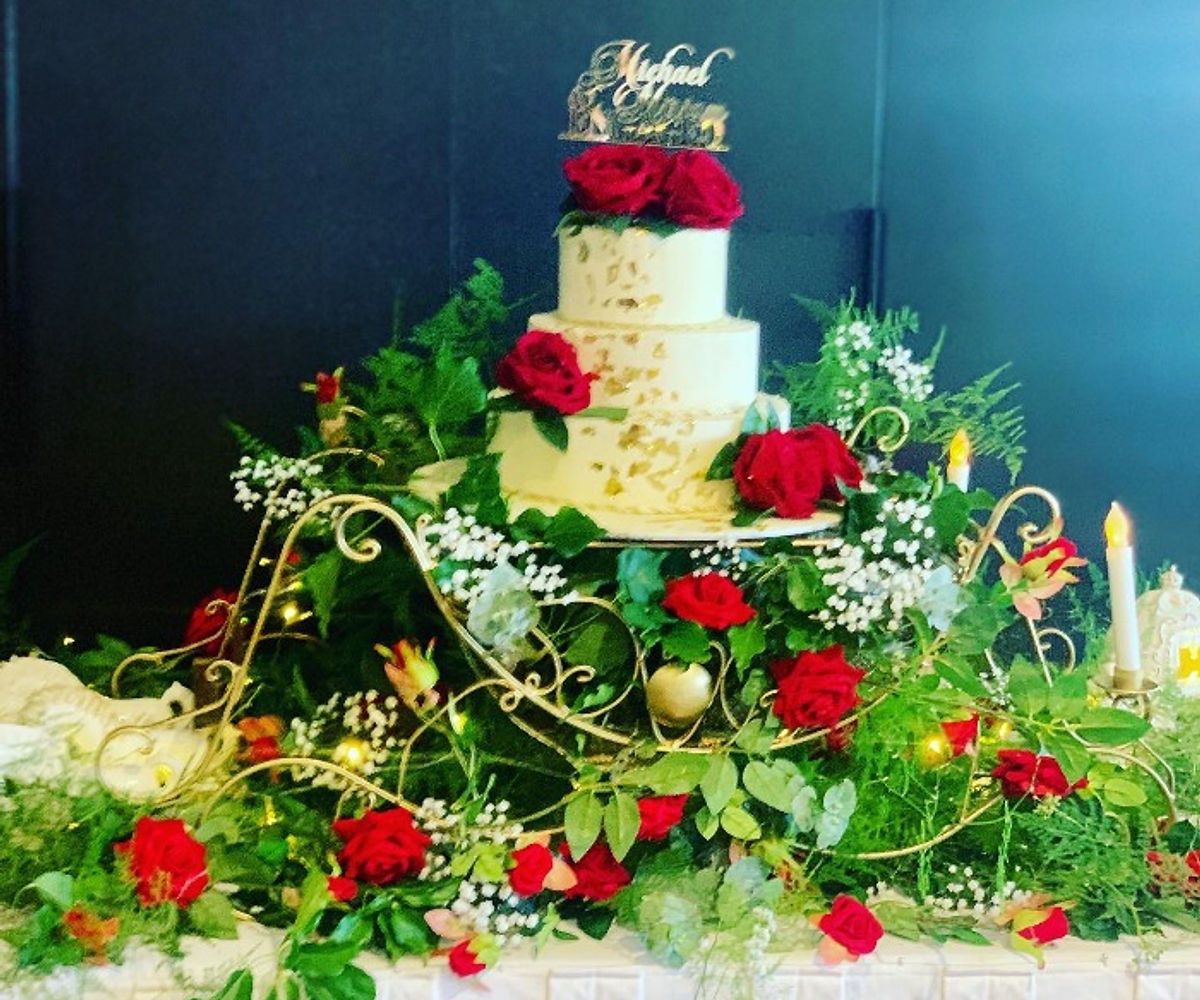 chariot wedding  cake