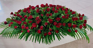 Red roses casket sheath